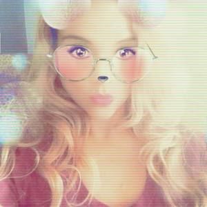 Meet your Posher, Felicita